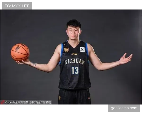 塞内加尔国家队近期热身赛表现稳健，年轻球员逐渐挑起大梁
